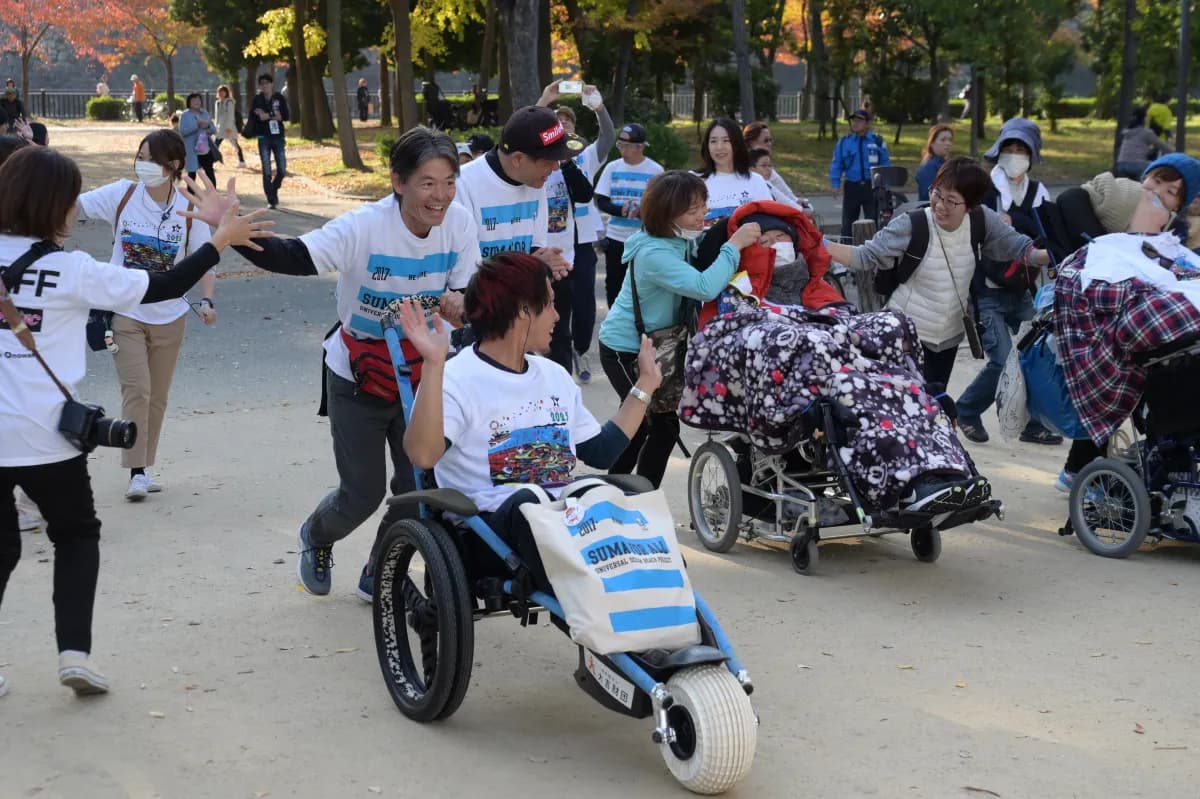 車いすやバギーで参加する、みんなのマラソン